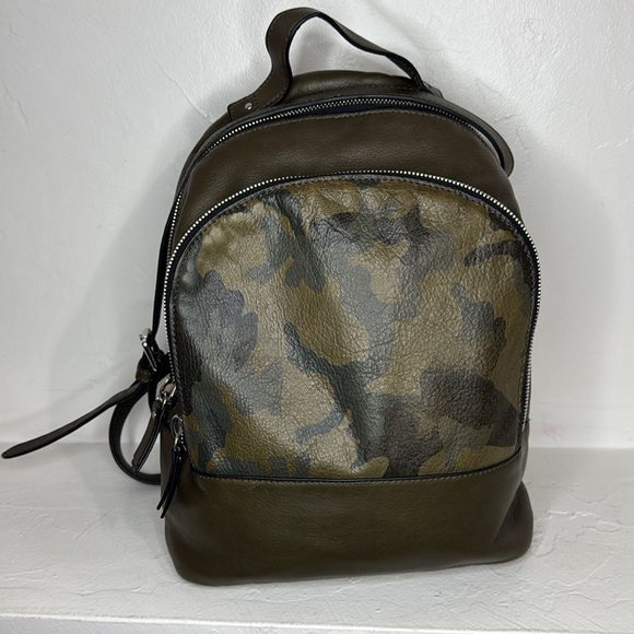 Margot olive leather backpack with camo print front pocket - Picture 3 of 13